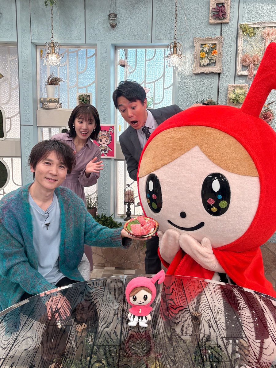 asadore_CTV's tweet photo. #あさドレ♪
本日もご視聴ありがとうございました✨

＼スタジオ オフショット／

大名古屋食品卸センターの
<無敵のまぐろ丼>🍣

#長野博 さんがスタジオで試食🥢
脂が乗って とっても美味しかったそうです🤤

@asadore_CTV をフォロー！
コメント💬いいね👍お願いします！

@20thCentury_SIN https://t.co/RYlbOc1FcP