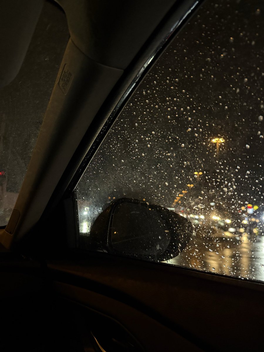 Oryx30's tweet photo. ☔️ 🌧️.. https://t.co/FePTQBexxU