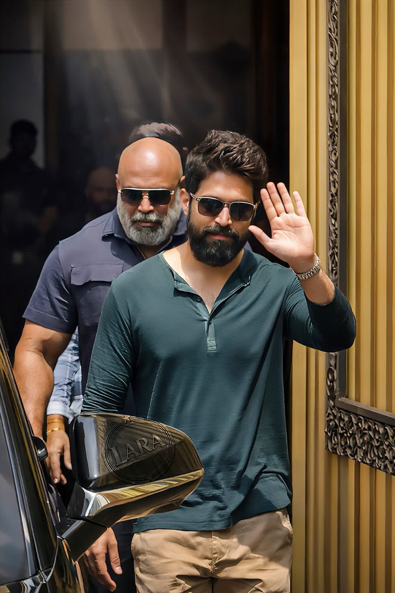 CinemaPosts's tweet image. 𝐓𝐡𝐞 𝐂𝐚𝐥𝐦 𝐛𝐞𝐟𝐨𝐫𝐞 𝐓𝐡𝐞 𝐂𝐢𝐧𝐞𝐦𝐚𝐭𝐢𝐜 𝐒𝐭𝐨𝐫𝐦 #TOXIC @TheNameIsYash 

#Yash #ToxicTheMovie #ToxicOnJUNE4th
𝐈𝐍 Cinemas Worldwide On “𝟒th 𝐉𝐔𝐍𝐄 𝟐𝟎𝟐𝟔