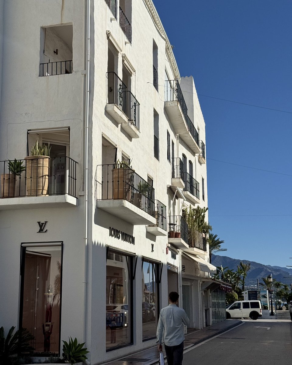 Phantom Stays tweet media