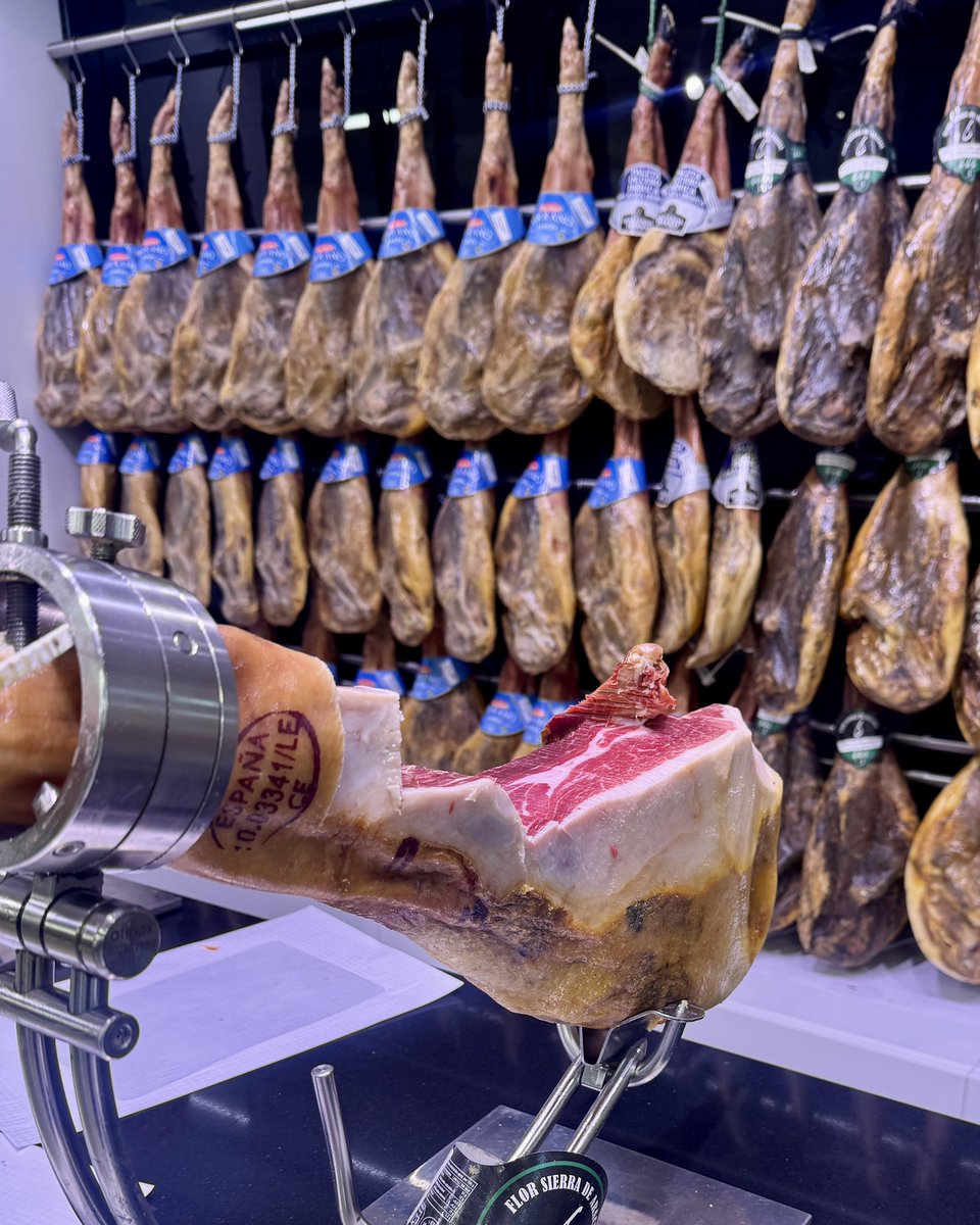 Phantom Stays tweet media