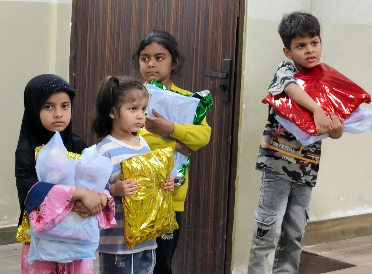 Project #KhushiyonKeLibas – Spreading Eid Happiness
Society for Bright Future organized the #KKL initiative at Scholar School, supporting around 100 underprivileged families with new clothes and Sevai so they can celebrate Eid al-Fitr with dignity and joy.