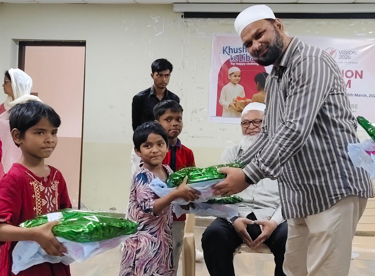sbfparivar's tweet photo. Project #KhushiyonKeLibas – Spreading Eid Happiness
Society for Bright Future organized the #KKL initiative at Scholar School, supporting around 100 underprivileged families with new clothes and Sevai so they can celebrate Eid al-Fitr with dignity and joy. https://t.co/VyPTNnR03k