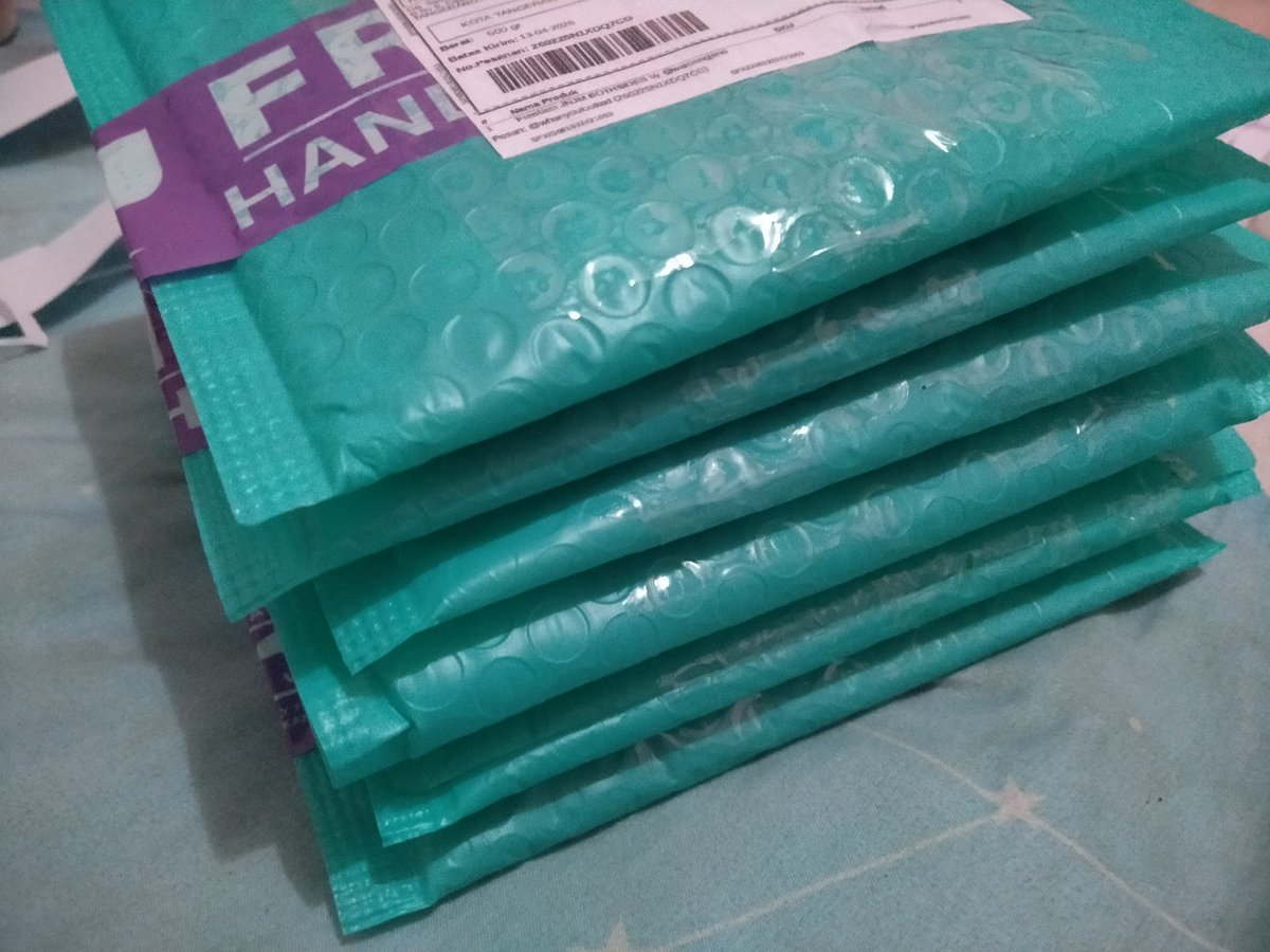 update kmrin pengiriman pertama lupa ga ke foto huhu, ini udaa kelar packing pengiriman ke 2 dan untuk sisanya insyaallah dalam minggu ini yaa biar clear ga sampe lebaran 🥰