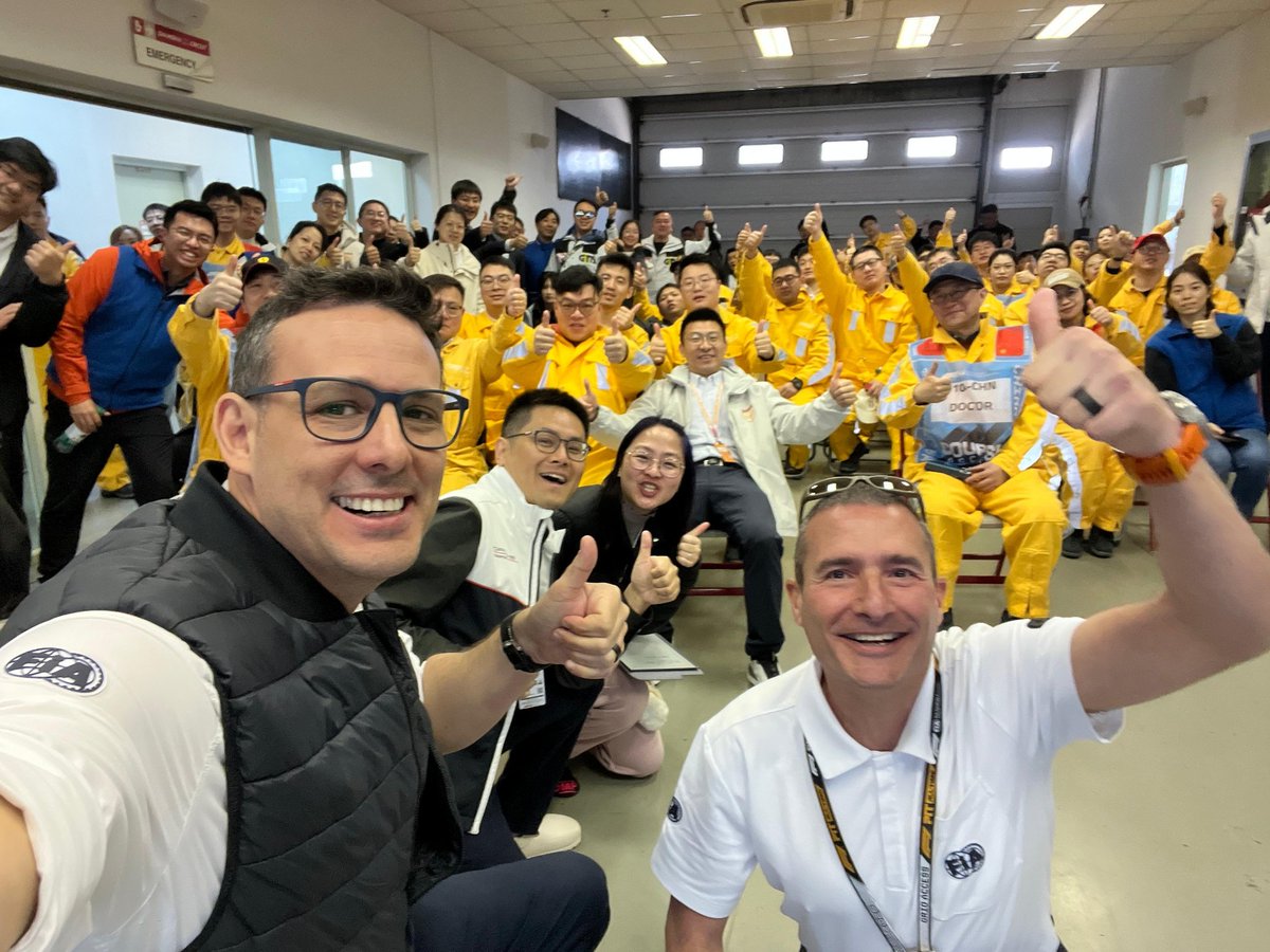 pedrolacacerola's tweet photo. #ChinaGP #Shanghai Medical Briefing, Track Medical Centre Inspection, Track Inspection Walk https://t.co/EgplQqlI5v