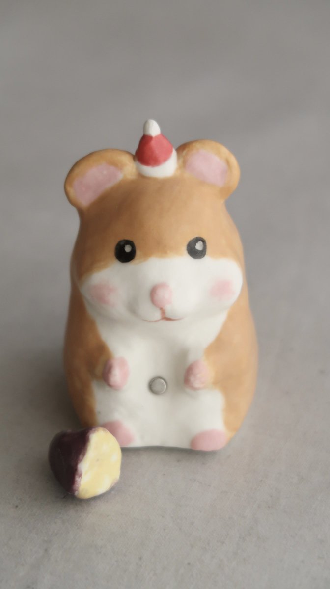 방금 돼지라는 말을 들은 햄스터