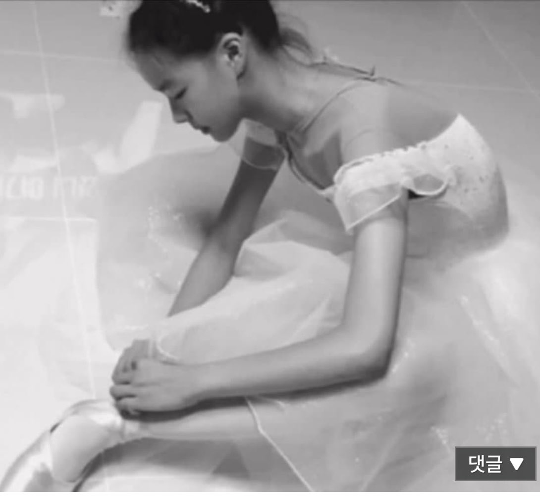 jjuwyw's tweet photo. i really want to see her ballet moves 🥹 oh my heesun why are you so perfect https://t.co/wWbmSO7Fm8