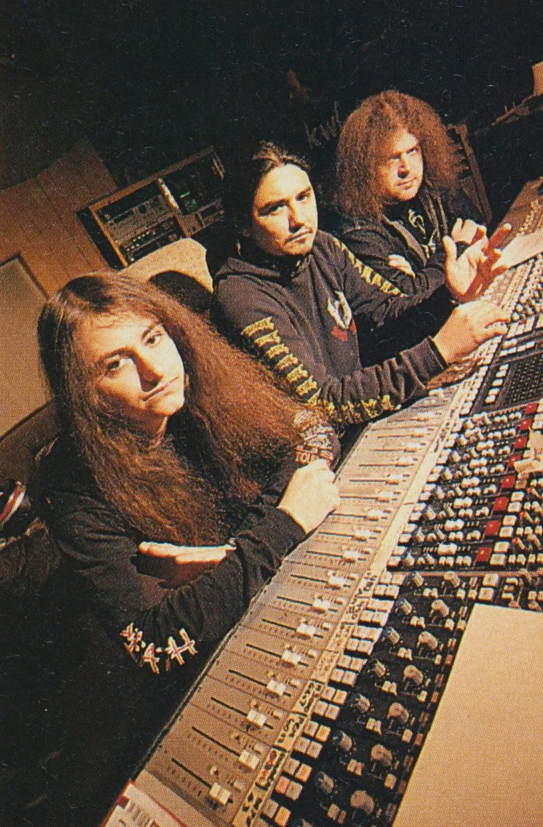 EaracheRecords's tweet image. The boys!
#napalmdeath #earacherecords