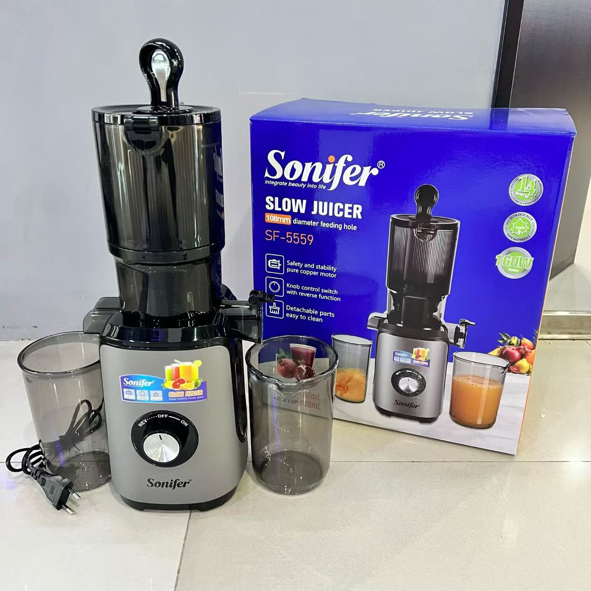 LarisaZ14's tweet photo. Sonifer SLOW JUICER SF-5559
.Knob control switch with reverse function
achieve slag juice separation
.108mm diameter feeding hole, suitable for
various sizes of ingredients
.Large capacity juice cup 800mL &amp; slag
cup 700mL
.AC220-240V 50/60Hz 160W https://t.co/hmT5JtQ5iy