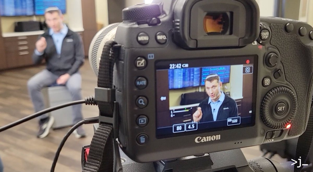 JetRails tweet media