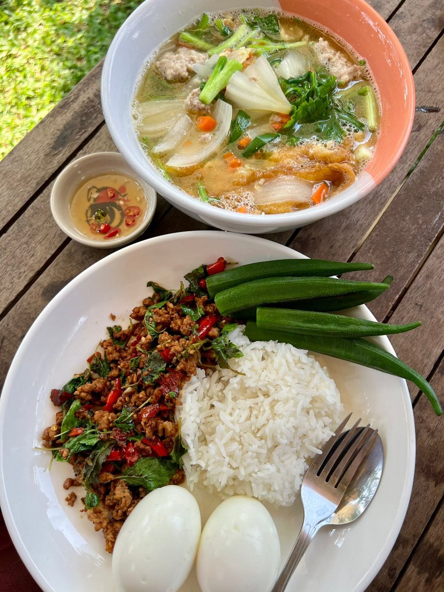 กินเยอะๆ แล้วไปนั่งหลับ..