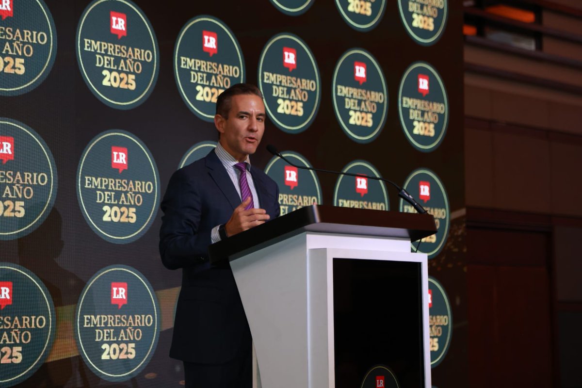 #Empresariodelaño | “Nubank es un ejemplo concreto de cómo el sector privado resolvió un problema que muchos gobiernos intentaron resolver y no pudieron. Y eso debería informar cómo pensamos sobre los grandes desafíos de Colombia”, dijo David Vélez Osorno, CEO de Nu Holdings LTD