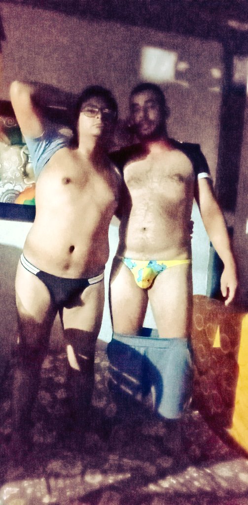 pagb1994's tweet photo. @Iam_LucasRed noche de visita confirma @alejandiomore  😈 https://t.co/8MC3Y9kRxp