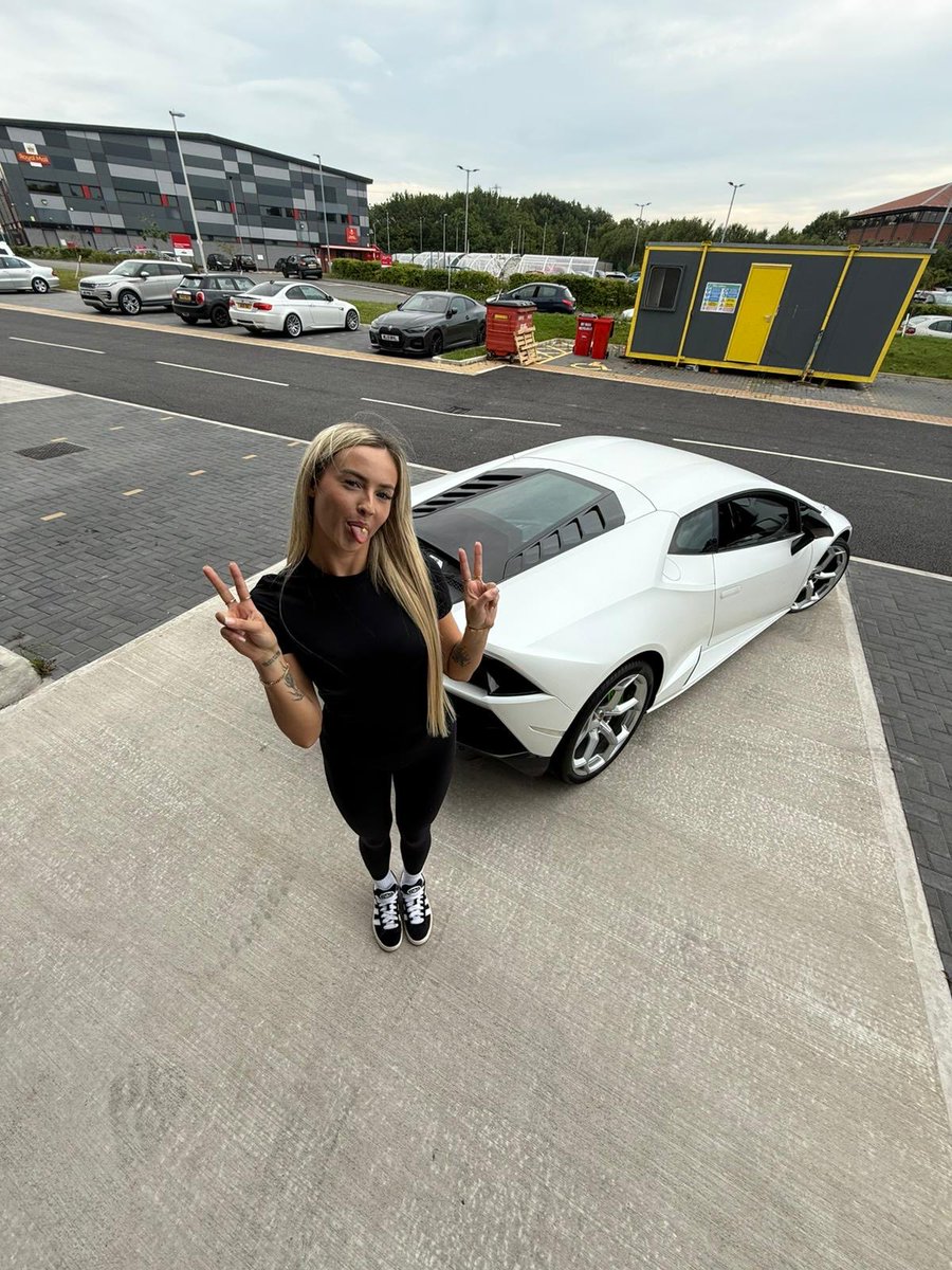 ThatLiv17's tweet photo. Would you let me drive your car?🧐 https://t.co/NI9keVE430
