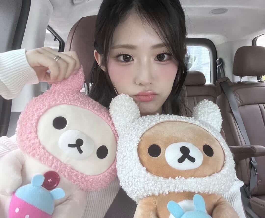 idols with trinkets ˚˖𓍢ִ໋❀