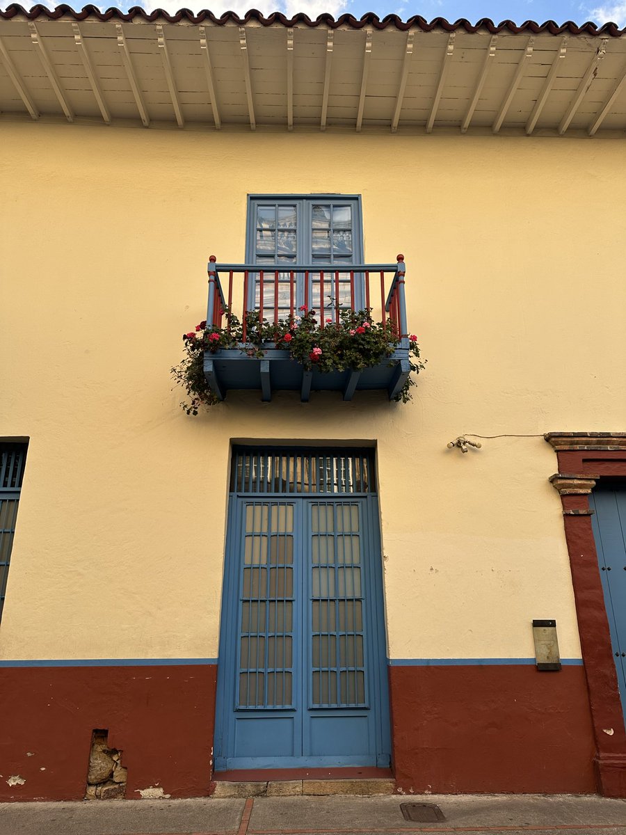 danblackang's tweet photo. visuales de bogotá https://t.co/qAwmpWlVi5