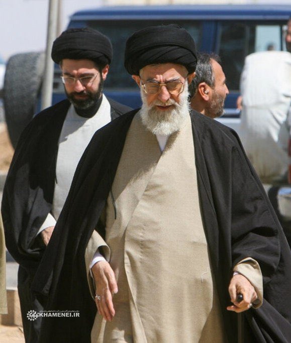 نظام اسلامی توقّف ندارد.