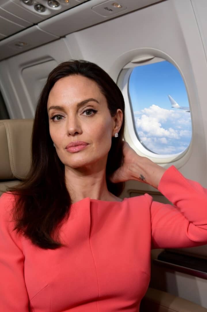 Angelina Jolie tweet media