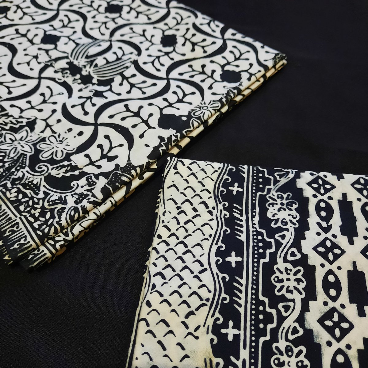 mfarihin19's tweet photo. Sarung Batik Lar Gurda
Seri Kelengan 
Harga Rp 175.000
Traditional 100% Handmade by Bati Santri Mangkuyudan
Minat https://t.co/7G6enDrck0
#ramadhan #1447h #sarung #batik #Indonesia #largurda https://t.co/mWBBulQauj