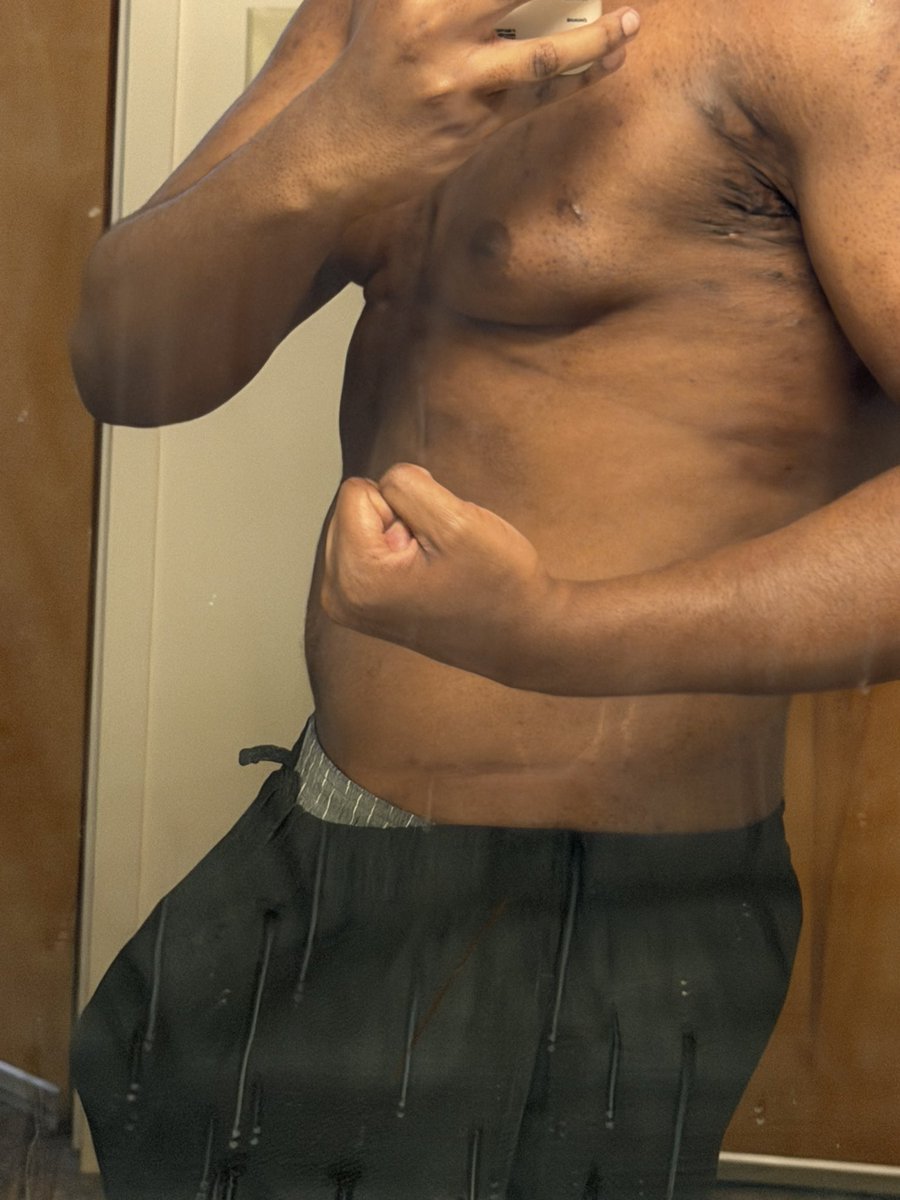 24_7Goon's tweet photo. #nsfwtwt

#NewJerseySingles 

#NewarkNJ 

#JerseyCity 

-Black, 7.5”+

-21

-bisexual, Top

- single

- dm's open if your in nj mentioned above. 

- Clean and seeking mutual

- hook ups🤞🏾🤭 

#black #nsfw #bisexual https://t.co/lksRHpQAmp