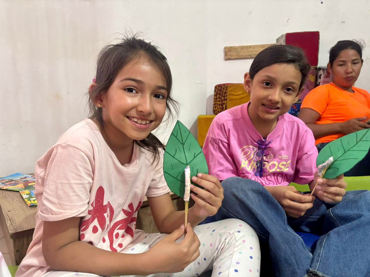 alcaldiabquilla's tweet photo. Vivimos un encuentro entre libros y juegos en el Centro Intégrate Barranquilla.

Las historias cobraron vida para niños de 5 a 10 años retornados y migrantes, en un espacio lleno de alegría donde la lectura unió a las familias. https://t.co/fGI3QJ41Aq