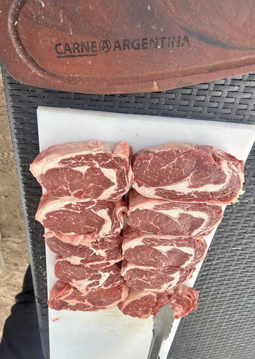 sebavicto's tweet photo. #ARGENTINA - Ayer estuve recorriendo @Expoagrocom, uno de los eventos agroindustriales más importantes de la región.

hablando con #productores, #frigoríficos y asociaciones de criadores… más en el link:

https://t.co/5O1kz2eSsq https://t.co/PEu7pkKTl0