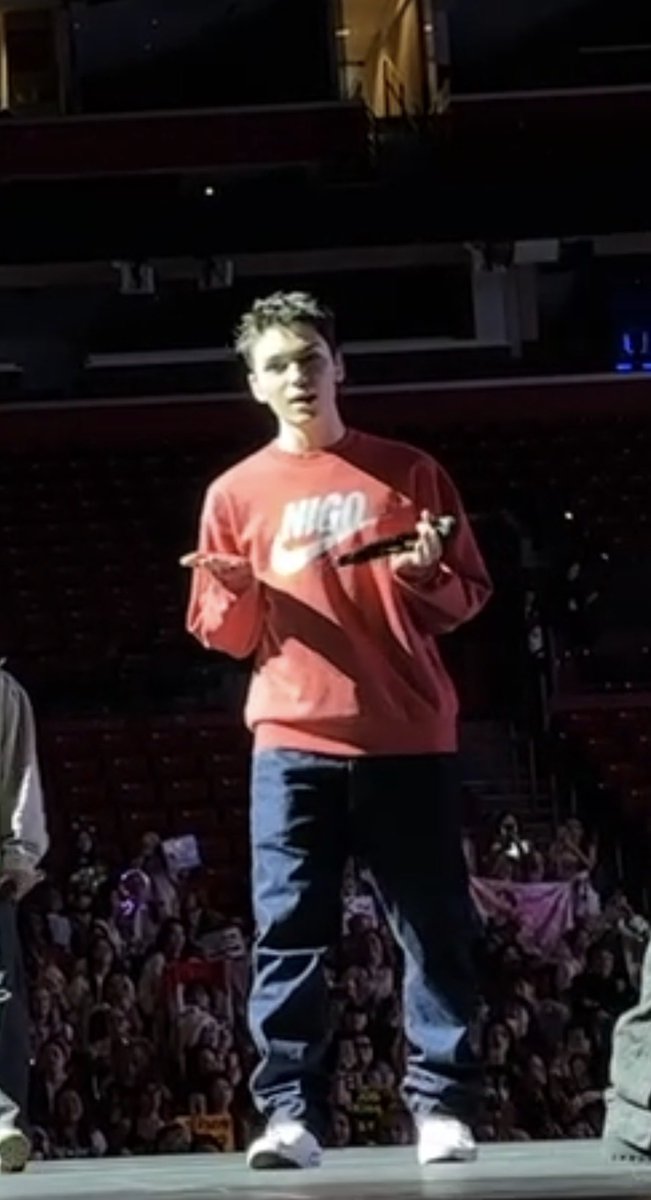 WHEN I ASKED VERNON ABOUT VERHAO UNIT ALBUM AT SUNRISE AND HE STRAIGHT UP LIED TO ME 😭😭😭😭