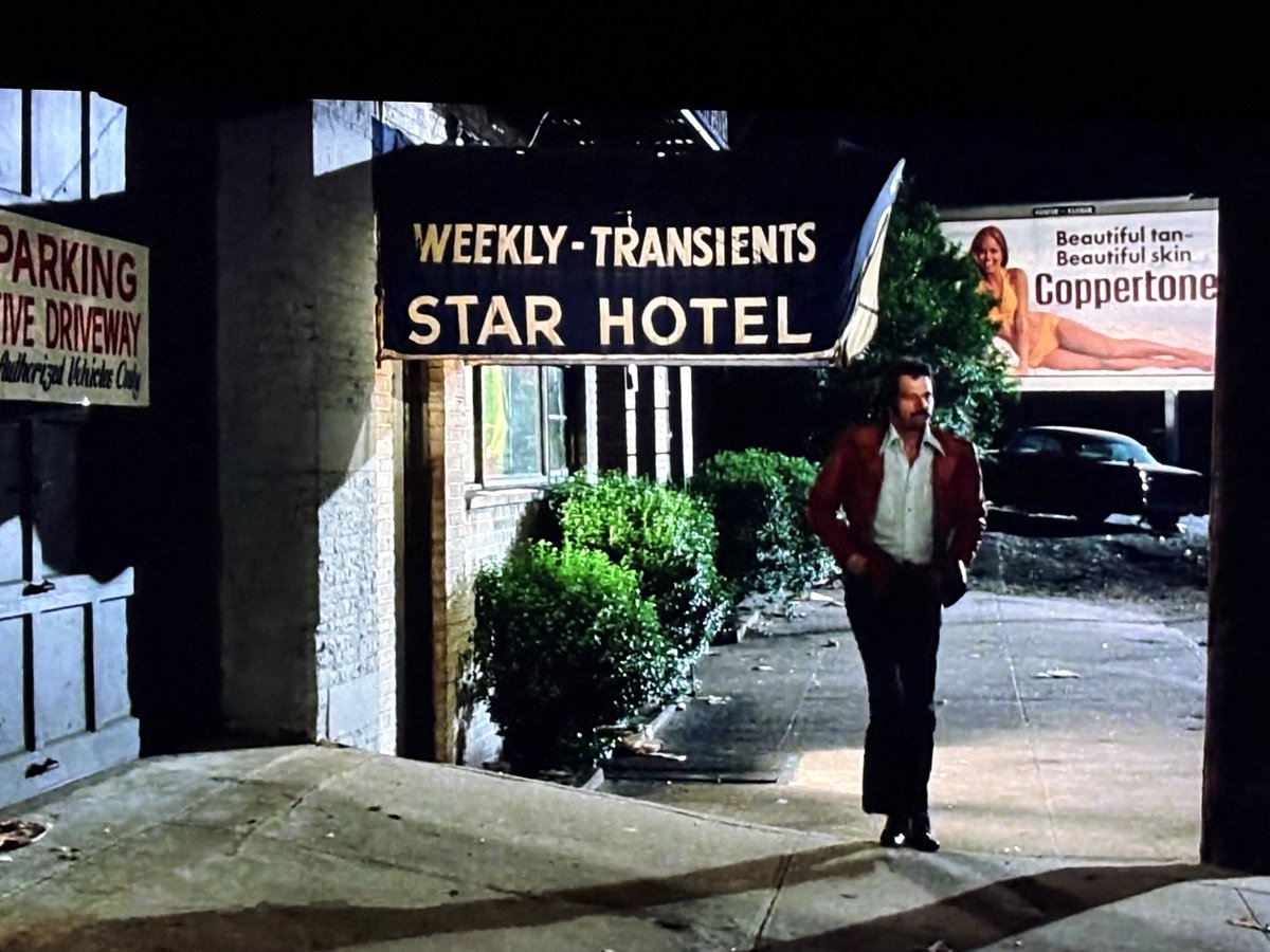 Sorcerer is packed with wonderful shots (obvii) but this is my low key fave 
The whole interaction outside this motel reads like what much of To Live and Die in LA would become (with the grimy local fare)