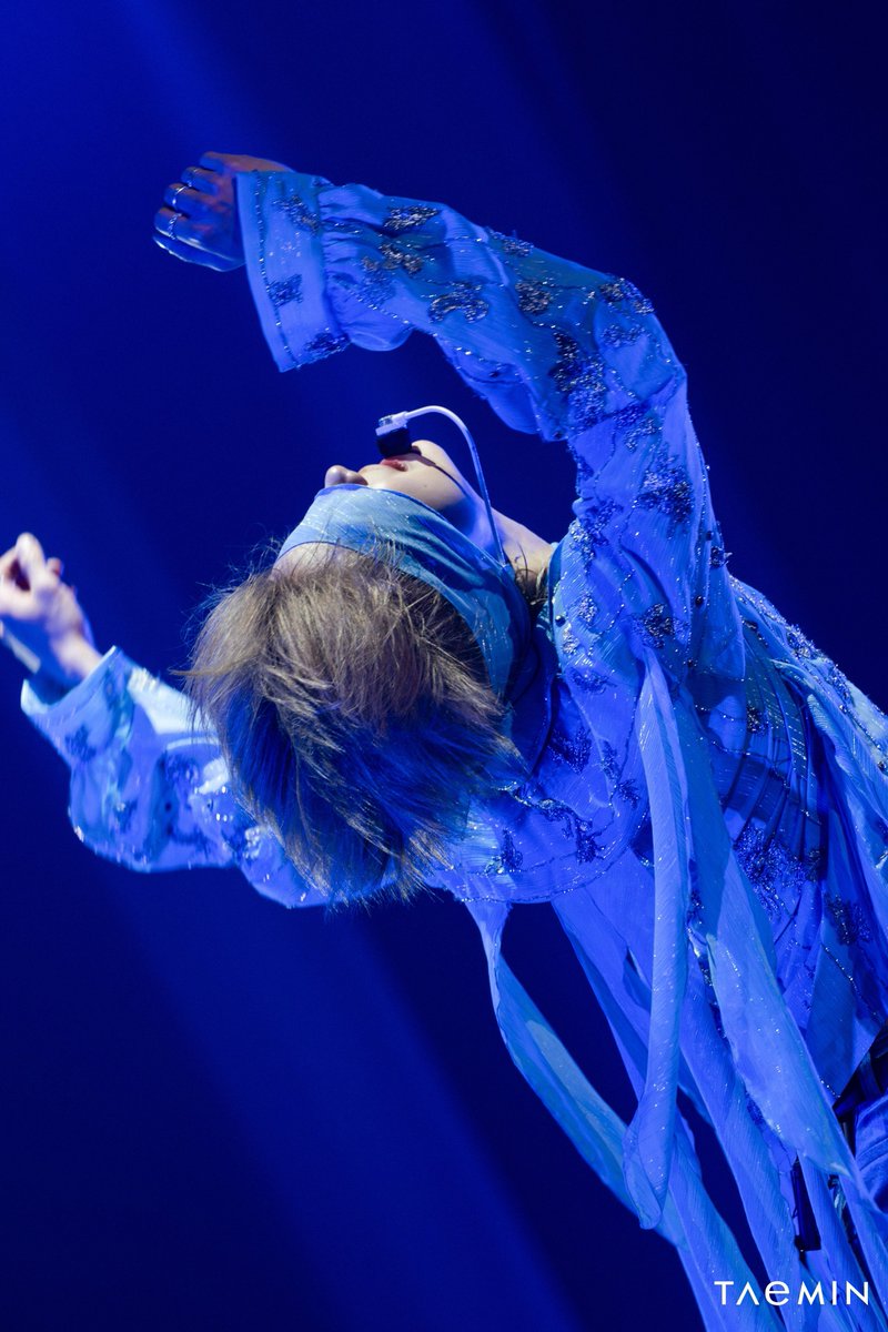 Behind Taemin tweet media