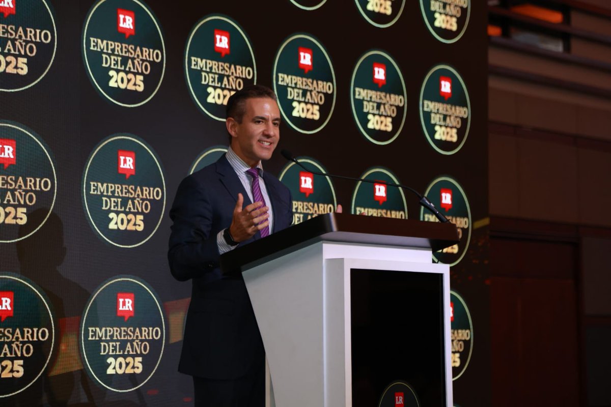 #Empresariodelaño | “En 60 años el ingreso per cápita de Singapur se multiplicó por 210 a llegar a US$68.000, superando al de Estados Unidos. No tiene petróleo, no tiene minerales, no tiene tierras agrícolas. Tiene instituciones, tiene un sector privado empoderado, y tiene un