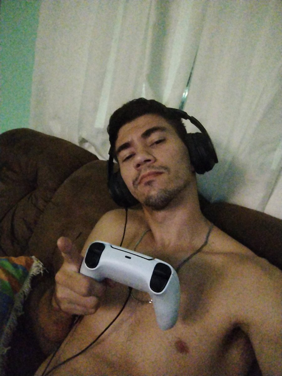 Jr34p02's tweet photo. Pronto pra jogar 😄😄🎮 https://t.co/74b7jlNQho