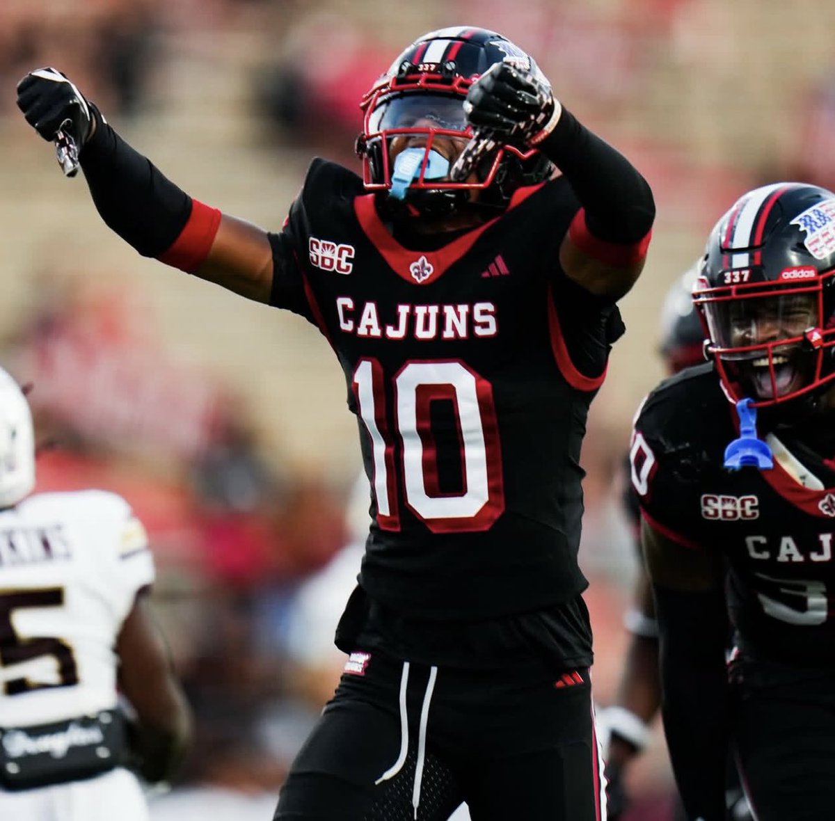 𝙲𝚊𝚕𝚎𝚋 “C6” 𝚠𝚑𝚒𝚝𝚎 tweet media