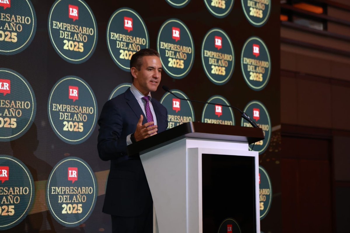 #Empresariodelaño | “Pero la creación de valor, la innovación, el empleo, la solución a los problemas concretos de la gente: eso viene del sector privado. Viene de millones de personas que cada día deciden emprender, trabajar, competir, servir”, dijo David Vélez Osorno, CEO de Nu