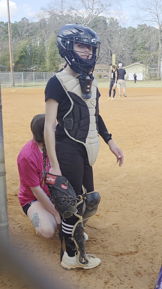 Addie_Davis2031's tweet photo. Catching for the first time in 3 or 4 years but when the coach asks, I stepped up for the team!  A little rusty but I had fun! Then, I switched and pitched a couple innings in our scrimmage. 

#Org_LLG #14u_Ritch vs #12U_UPRISING https://t.co/g8d2s6sBGB