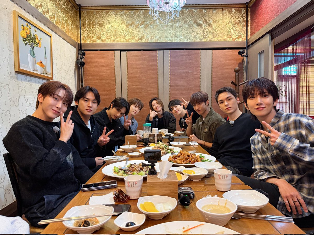 Natra Hong ᥫ᭡ tweet media