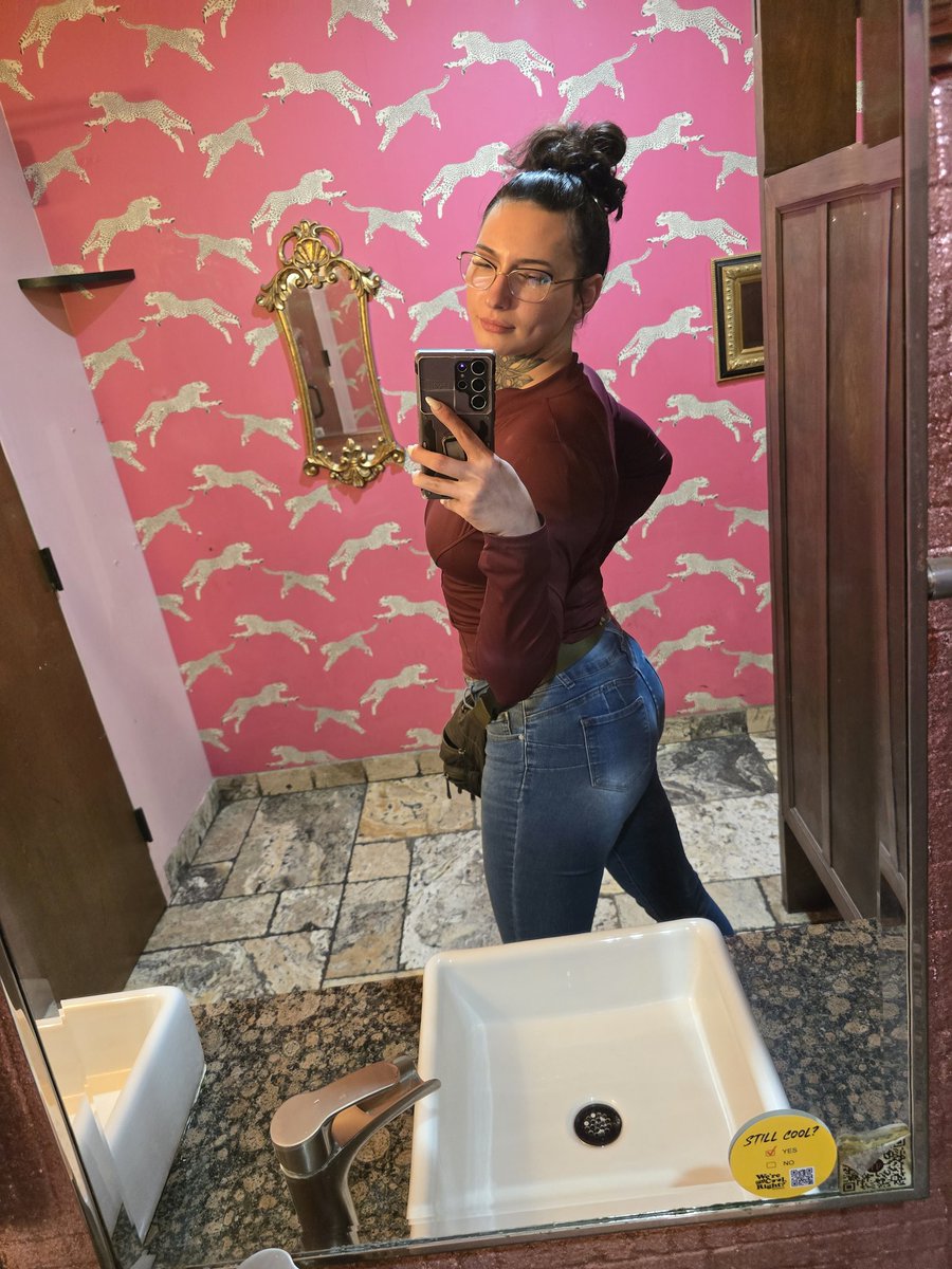 Still awaiting sends for my trip to Tampa this weekend ☺️

Cashapp- missfire0211

#findom #finsub #cashslave #submissive #pig