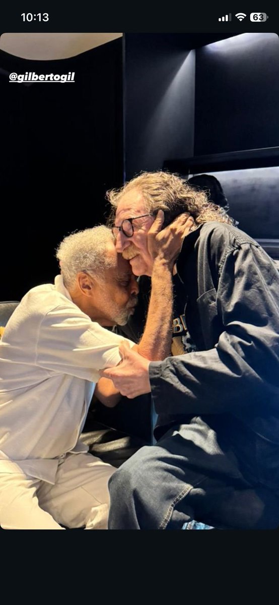 La foto de Charly García junto al cantante brasileño Gilberto Gil.

Corta.com