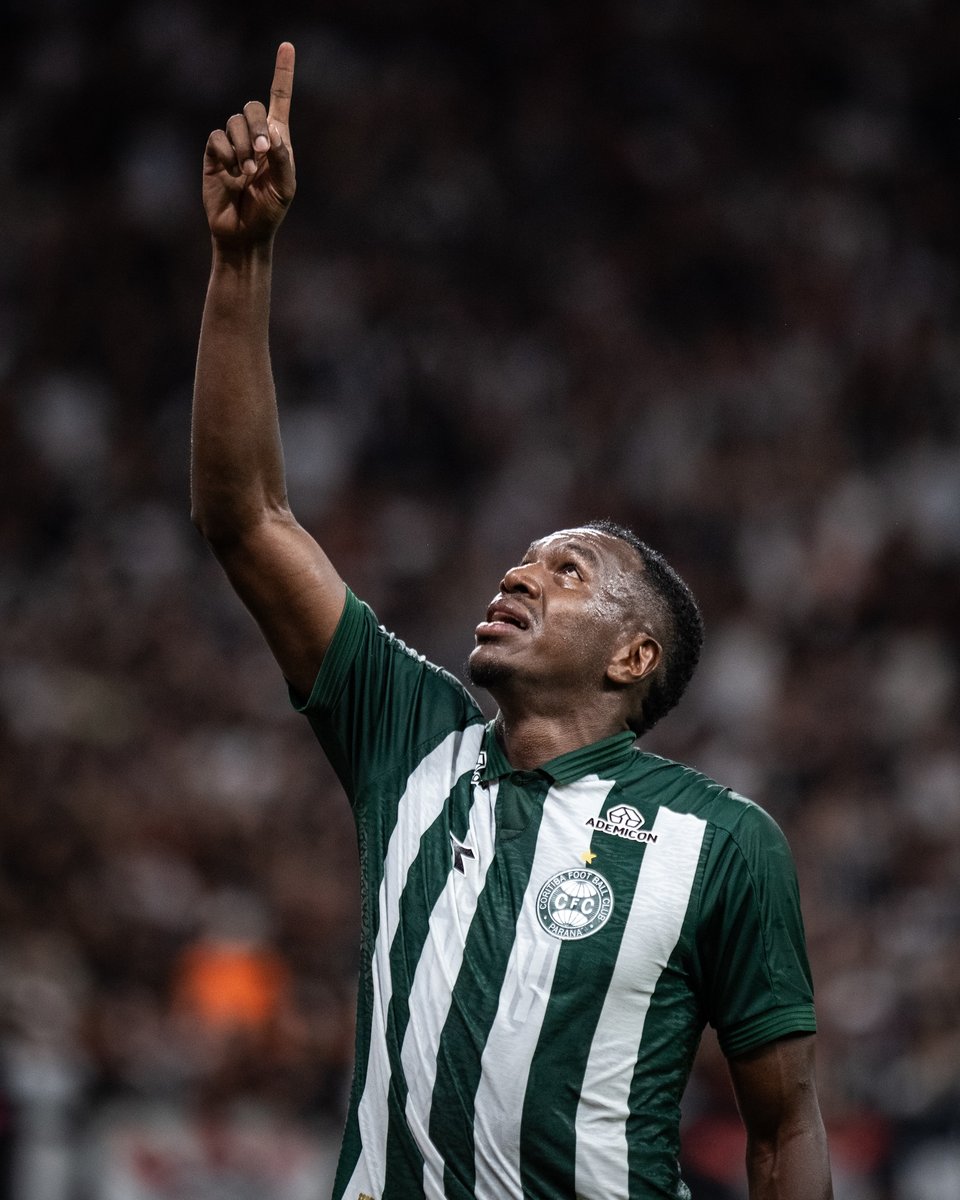 Coritiba's tweet photo. Simples. Direto. Letal.

📸 JP Pacheco | Coritiba

🟢 #SCCPxCFC | 0⃣x1⃣
⚪️ #CoxaNoBrasileiro https://t.co/lThIMuQwVt