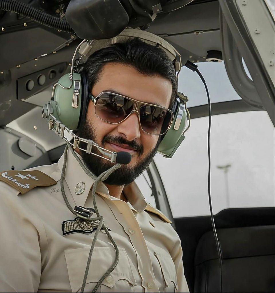 _1jjt's tweet photo. من يشيل الهم في ظل الفلاحي 
الوطن والشعب في أيدي أمينه

وين ماكانو وفي كل النواحي 
لي فقلبك يابو خالد خابرينه

مسهر عينك وفكرك ما استراحي 
والله إن مثلك عسى ربي يعينه

انت تشرق مثل مشراق الصباحي
شوفك إطمئنان للناس وسكينه https://t.co/ityEwafZKq