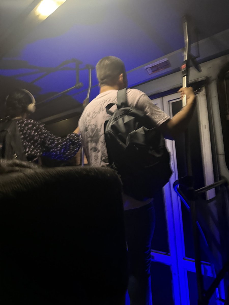 Cesarochisimo's tweet photo. Que ricos los chacales xalapeños.. tatuado, con barba y ma mado.. ruta sumidero.. que deleite visual .. https://t.co/mATYRsRPvo