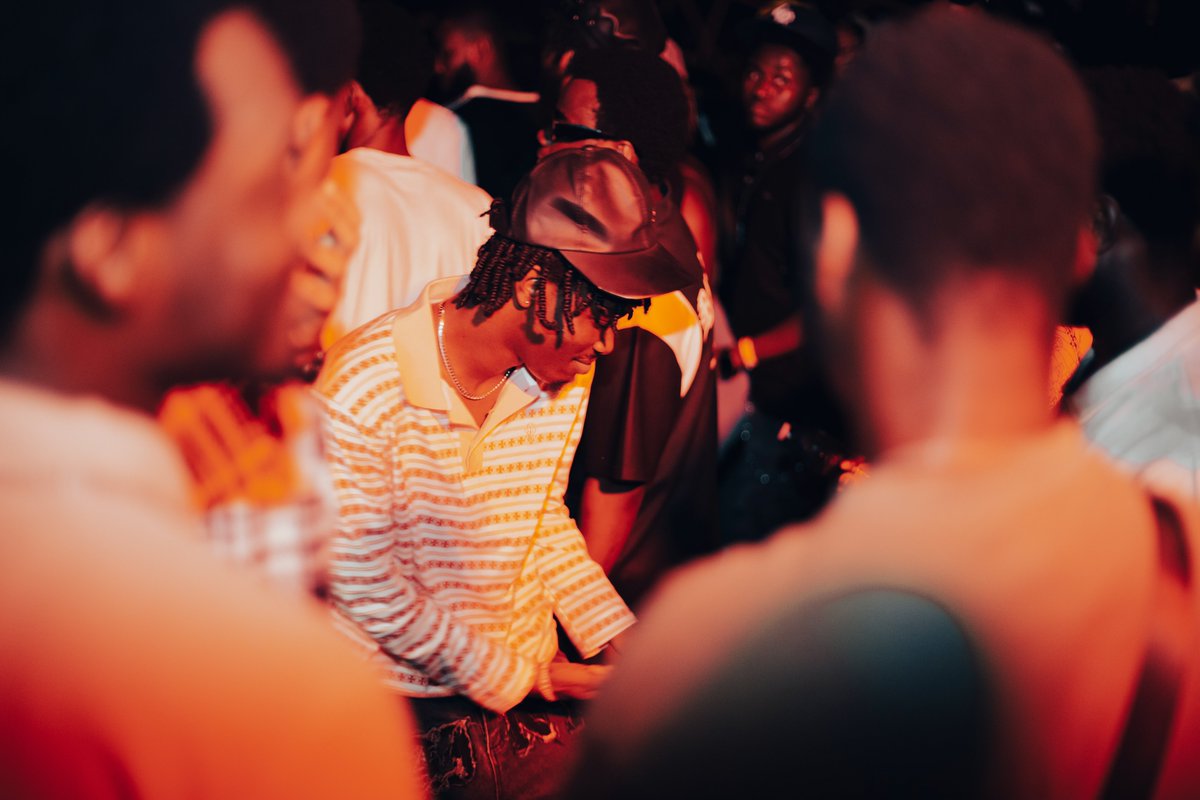 STRANGERTHINGZ💥 tweet media