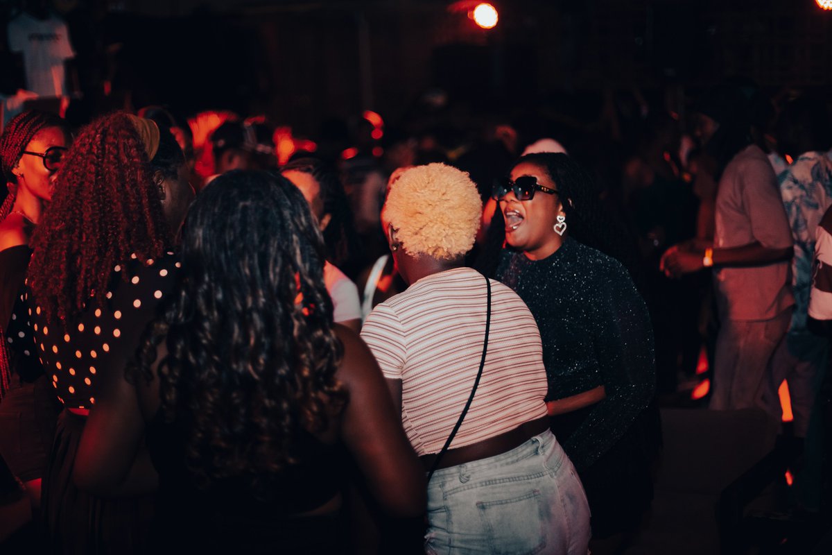 STRANGERTHINGZ💥 tweet media