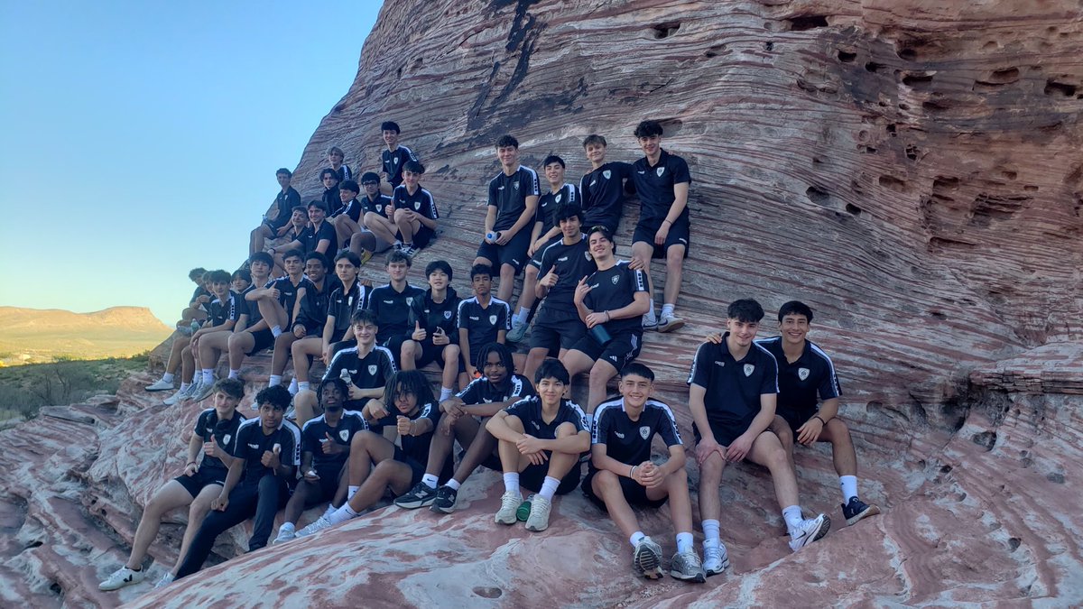 GrantChan2028's tweet image. Got work done on business trip to Vegas ✅⚽️
#teamwork #redrock
#lasvegas