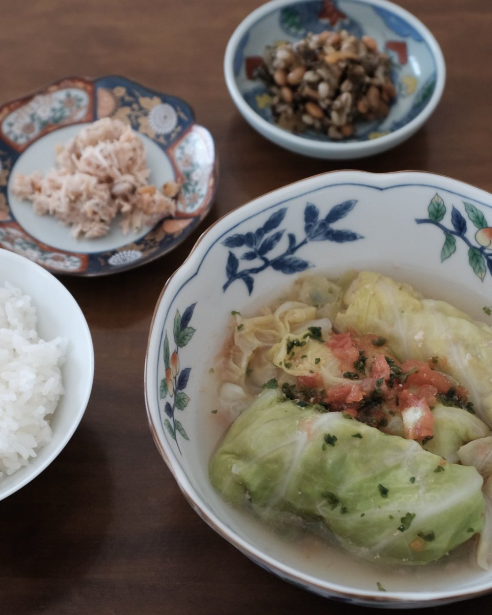 _chacosroom's tweet photo. 実家でお母さんと一緒に料理を作る日々、たのしい。家のロールキャベツにはいつもウィンナーが入ってたなぁ💭 https://t.co/S2qzRVlJgh
