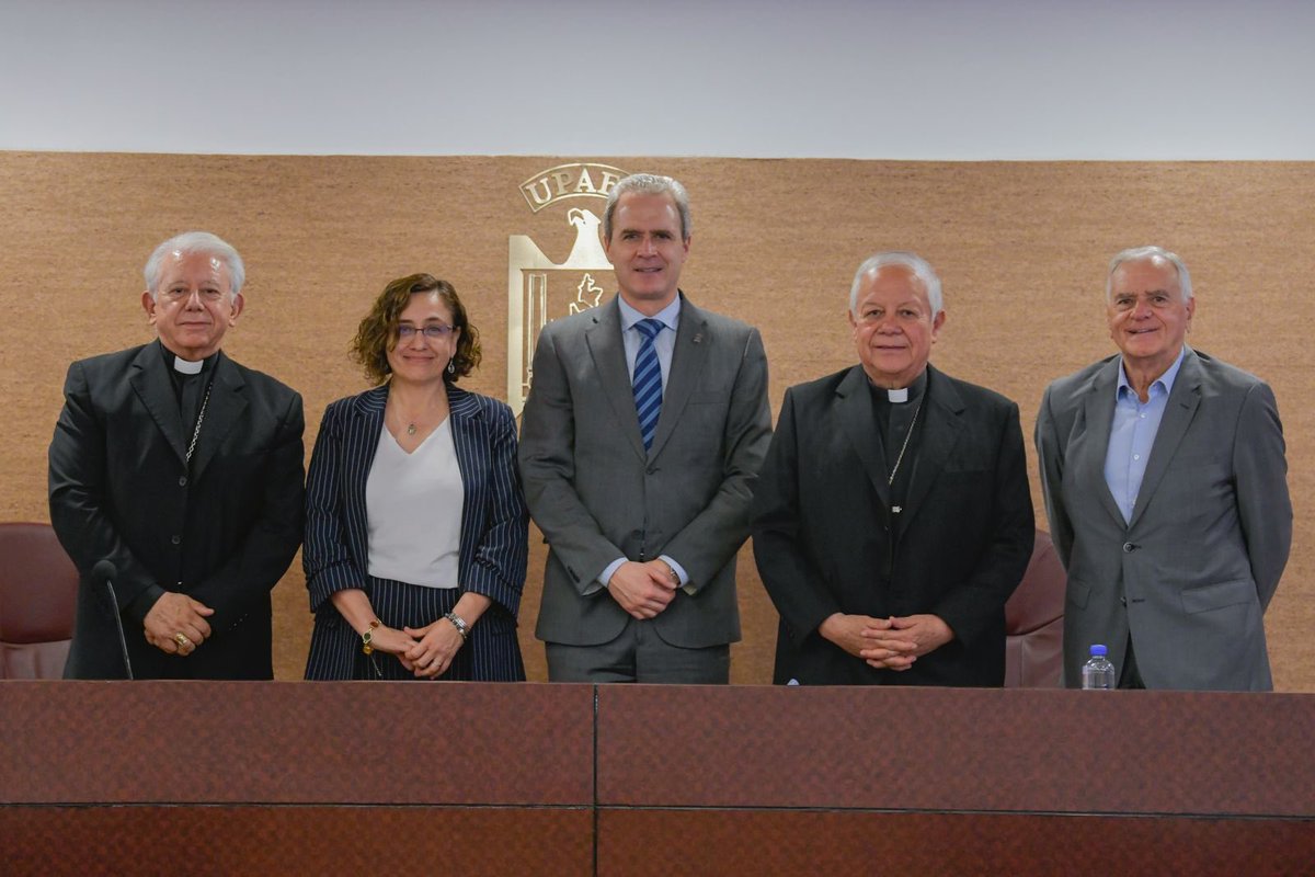 Mons. Ramón Castro tweet media