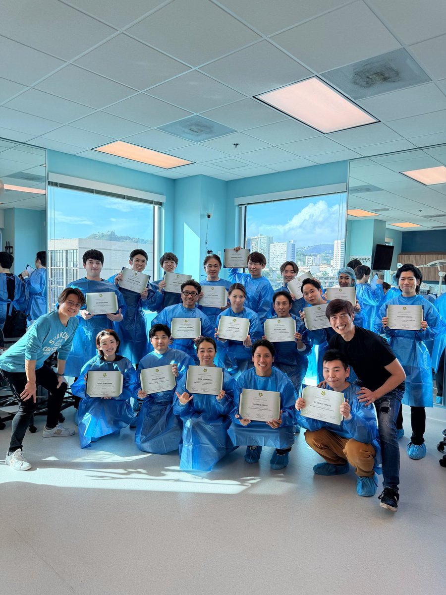 showhey812's tweet photo. ハワイの人体解剖実習に参加してきました🙌🏽
とてつもない学びと経験で
日本に帰ってきてお客様へアプローチが変わり
今までにないお身体の変化を出せてます🙇🏽‍♂️✨
トレーナー人生を変える
とてもとても大きな時間でした🔥 https://t.co/2NIpnMhJ6W