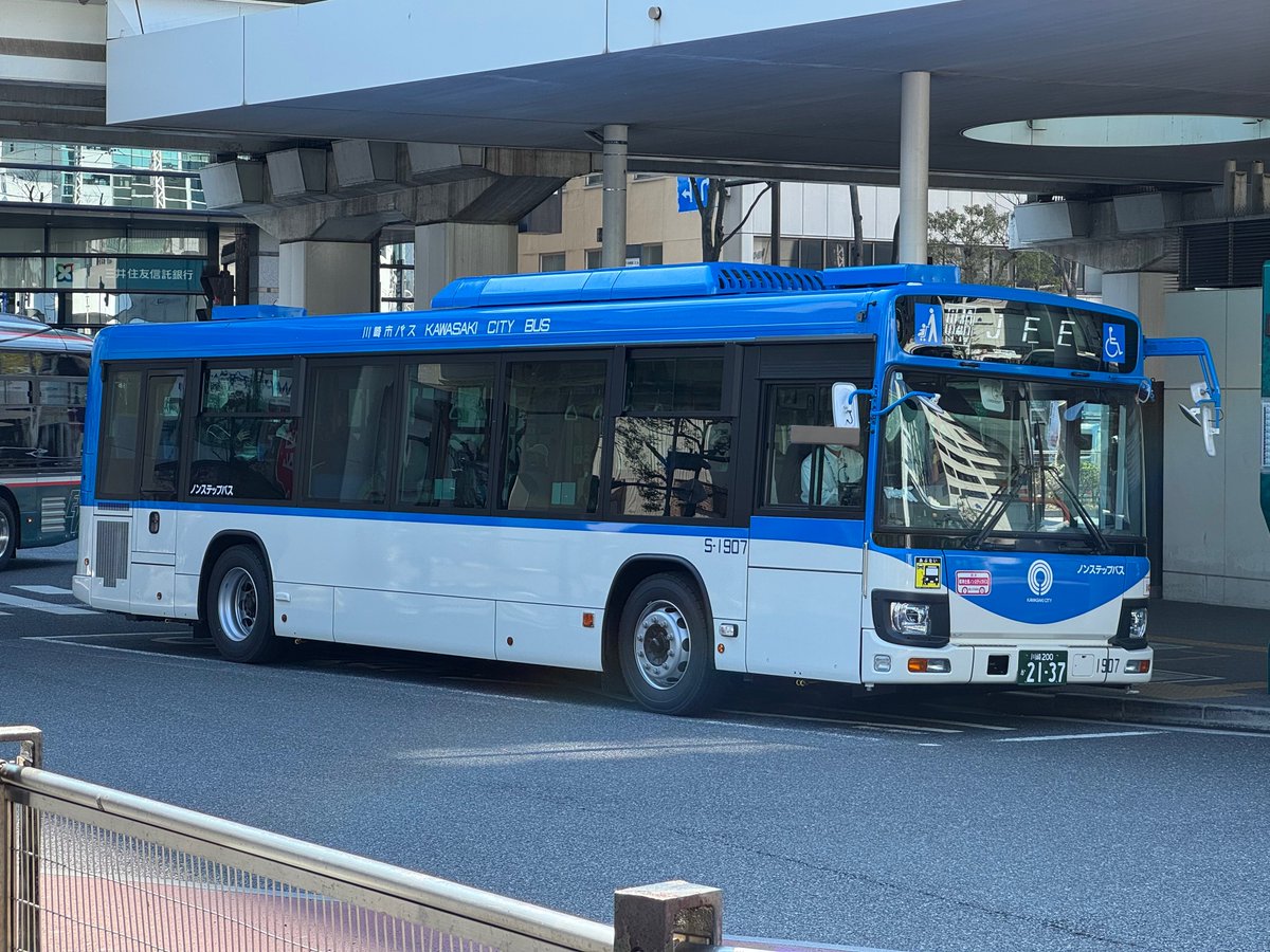 _4kokuDC's tweet photo. S-1907 早速見れた
恐らく地元離れる前に入る最後の代の新車だから、ピッカピカのうちに見れてよかった https://t.co/w6OMSbO3oo