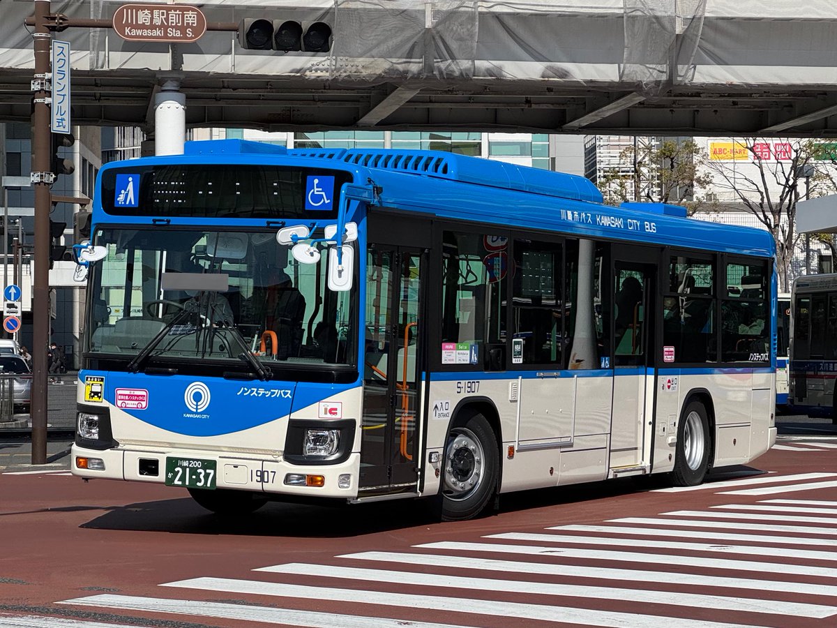 _4kokuDC's tweet photo. S-1907 早速見れた
恐らく地元離れる前に入る最後の代の新車だから、ピッカピカのうちに見れてよかった https://t.co/w6OMSbO3oo