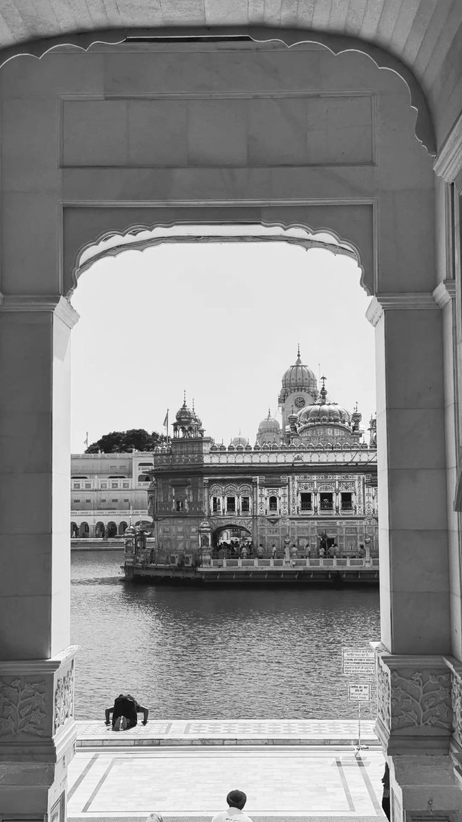 ਹੁਕਮੀ ਹੁਕਮੁ ਚਲਾਏ ਰਾਹੁ ॥
The Commander, by His Command, leads us to walk on the Path.

ਨਾਨਕ ਵਿਗਸੈ ਵੇਪਰਵਾਹੁ ॥੩॥
O Nanak, He blossoms forth, Carefree and Untroubled.

🌸 ਵਾਹਿਗੁਰੂ ਜੀ 🌸🙏