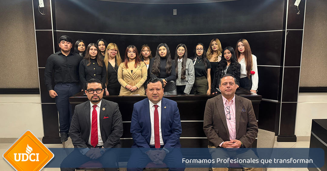 udci_mx's tweet photo. ¡De la teoría a la práctica! ⚖️ Nuestros alumnos de Derecho visitaron los Juzgados Civiles y Familiares.
Gracias al Juez Marco Arturo Morales Valenzuela por compartir su experiencia y al Lic. Erik Ubaldo por impulsarlos con el programa "Un juzgado en tu Carrera". 🎓 #YoSoyUDCI https://t.co/KbO7N28tGp